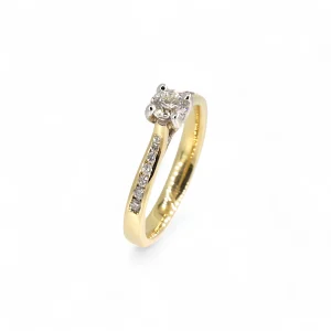 18ct Yellow Gold diamond solitaire