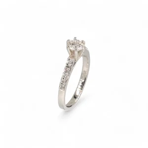 Platinum unique six claw diamond set solitaire