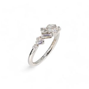 18ct white gold emerald cut and brilliant round exquisite design