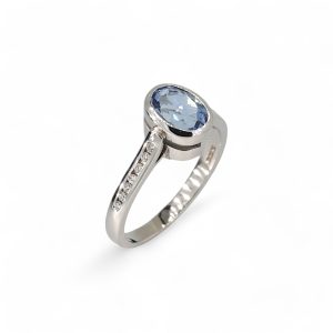 18ct white gold oval aquamarine and diamond ring