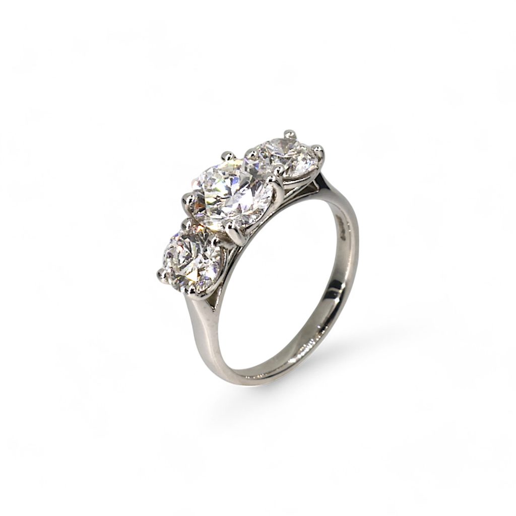 Platinum 2.53ct graduated three stone