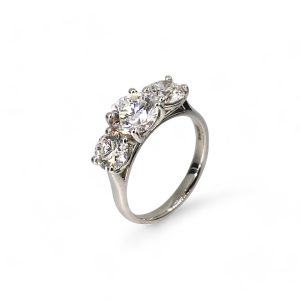 Platinum 2.53ct graduated three stone