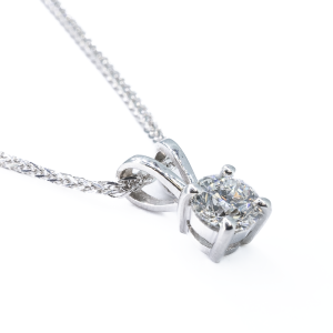 18ct white gold 0.50ct four claw set pendant