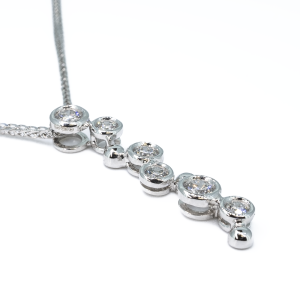 18ct white gold 0.50ct bubble pendant
