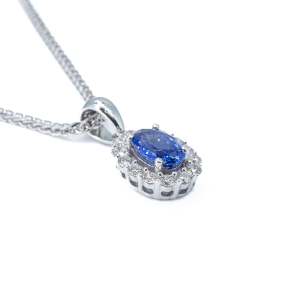 18ct white gold royal blue sapphire pendant