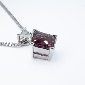 18ct white gold tourmaline pendant