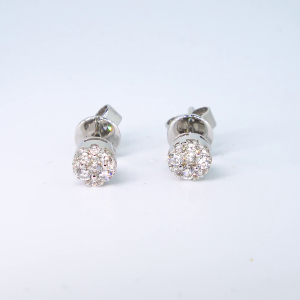 18ct white gold 0.31ct diamond cluster