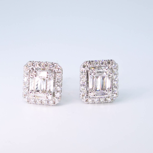 18ct white gold 0.53ct diamond baguette cut halo