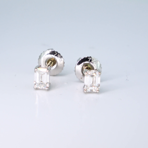 18ct white gold emerald cut diamond earrings