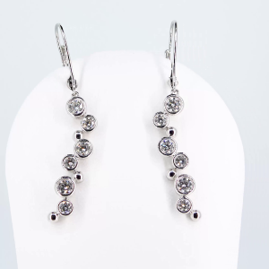 18ct white gold rub over drop design