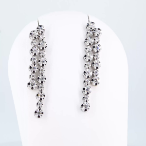18ct white gold 0.75ct drop earrings