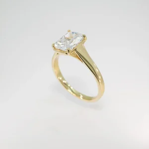 18ct Yellow Gold Elongated Cushion Ring