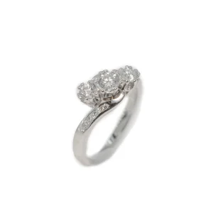 Platinum diamond exquisite three stone