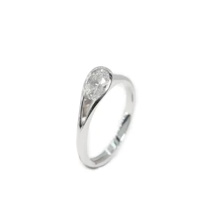 Platinum 0.50ct oval diamond ring