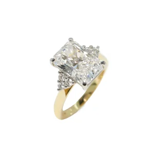 18ct yellow gold radiant cut diamond ring